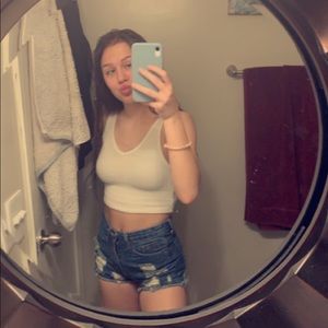 Meet your Posher, Emilee